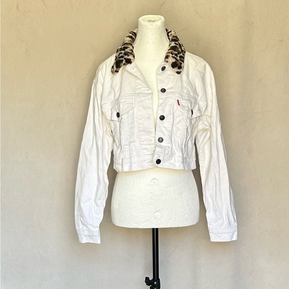 Levi's Jackets & Blazers - Small cropped white Levi’s jacket